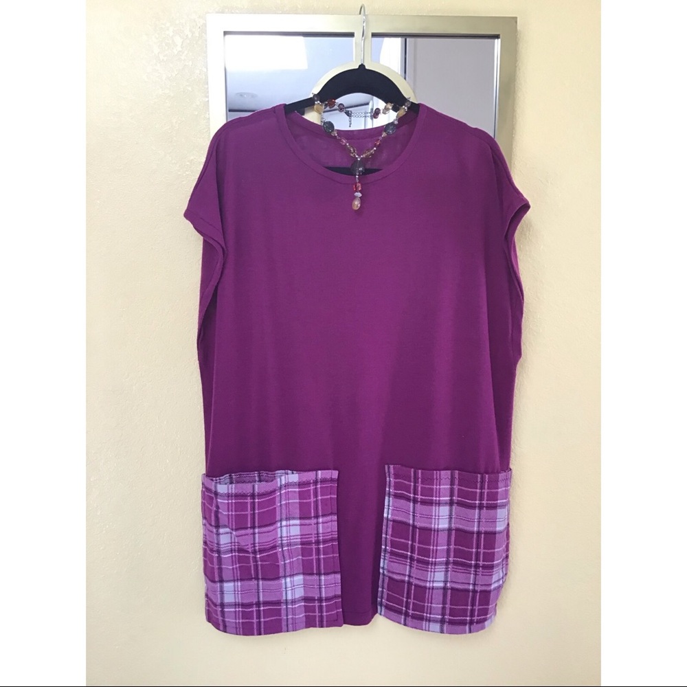 Top, oversized plaid pockets, with necklace.